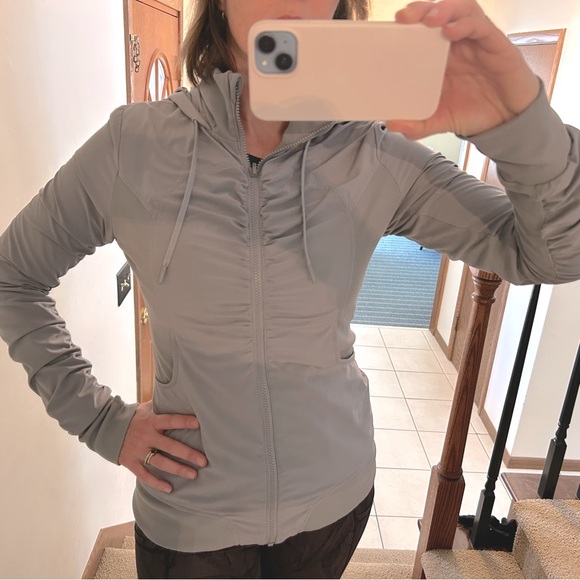 Lululemon Ruched Reversible Jacket - Picture 4 of 7